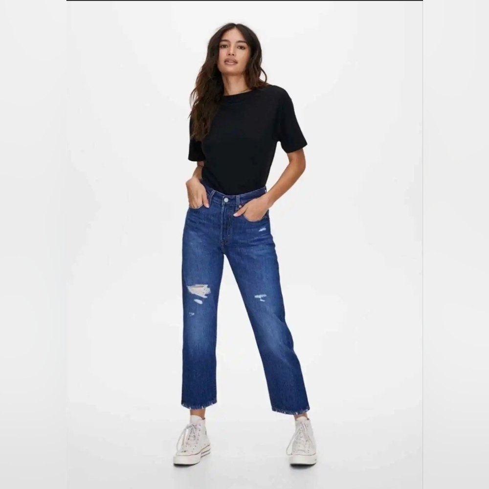 Levi Button Fly Cropped Distressed Jeans Size 27 X 26 Premium Big E